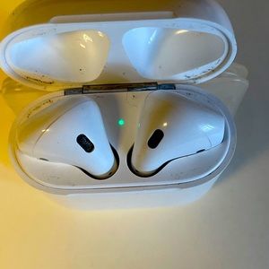 Apple Air Pods with Charging Case 1602